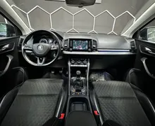 Notranja slika - Škoda Karoq - 4x4 2.0 TDI KAMERA+NAVI+ACC+KEYLESS+LED+AMBIENT... - 9 - Predogledna slika