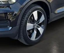 Notranja slika - Volvo XC40 - D3 Momentum Pro Avt. - LED.kamera.asistence.navi - 9 - Predogledna slika