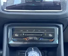 Notranja slika - Volkswagen Tiguan - 2.0 TDI BMT Elegance DSG VIRTUAL ACC KAMERA - 19 - Predogledna slika