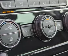 Zunanja slika - VW Golf - Variant 2.0 TDI Highline DSG. nove zimske pnevmatike - 16 - Predogledna slika