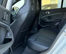 Notranja slika - BMW serija 1: - 118D•AUT•M PAKET•VIRTUAL•PANO•ACC•KEYLESS•KAMERA•. - 10 - Predogledna slika