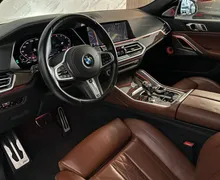 Notranja slika - BMW serija X6: - M50i|xD|SkyL|SoftC|R22|Kljuka|BowersW|ACC|HUD|360K - 8 - Predogledna slika