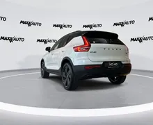 Zunanja slika - Volvo XC40 - B4 P Ultra Black Edition 3 leta garancije + 3 se.. - 4 - Predogledna slika