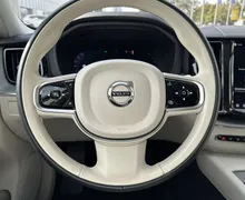 Notranja slika - Volvo XC60 - B4 AWD MILD HYBRID PLUS DARK - 14 - Predogledna slika