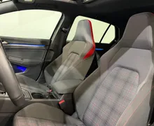 Notranja slika - Volkswagen Golf - 2.0 TSI-GTI-PANORAMA-VIRTUAL-DSG-ACC-IQ-KAMERA-NAV - 10 - Predogledna slika