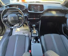Notranja slika - Peugeot 2008 - 1,2 PureTech 130 S&S GT Line - 8 - Predogledna slika