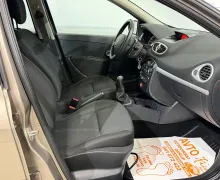 Notranja slika - Renault Clio - Grandtour 1.5 dCi-TEMPOMAT-KLIMA-TRAJNIK - 10 - Predogledna slika