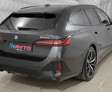 Zunanja slika - BMW Serija 5 - Touring: 540d-XD-M-PAKET-ICONIC-PANO-HLA-SE-360-KAM-ACC- - 6 - Predogledna slika