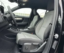 Notranja slika - Volvo XC40 - B3 P Core AT DCT 3 leta garancije + 3 servisi... - 10 - Predogledna slika