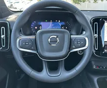 Notranja slika - Volvo XC40 - B3P Core Avt. - 12 - Predogledna slika