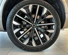 Notranja slika - Volvo XC90 - T8 AWD Ultra Dark 7s 3 leta garancije + 3 servisi. - 7 - Predogledna slika