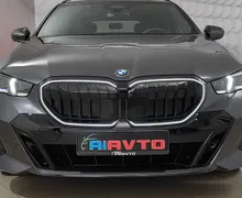 Zunanja slika - BMW Serija 5 - Touring: 540d-XD-M-PAKET-ICONIC-PANO-HLA-SE-360-KAM-ACC- - 4 - Predogledna slika
