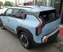Zunanja slika - KIA EV3 - 58.3 kWh baterija. 150 kW  204 KM  Sky NA ZALOGI - 4 - Predogledna slika