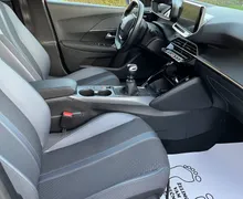Notranja slika - Peugeot 2008 - 1.2 PURETECH 130 ALLURE-1 LASTNICA-ALU-NAVI-KAM... - 10 - Predogledna slika
