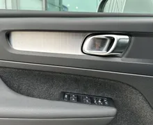 Notranja slika - Volvo XC40 - B3 P Core AT DCT 3 leta garancije + 3 servisi... - 13 - Predogledna slika