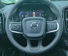 Notranja slika - Volvo XC40 - B3 P Core AT DCT 3 leta garancije + 3 servisi... - 11 - Predogledna slika