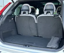 Notranja slika - Volvo XC90 - T8 AWD Ultra Dark 7s 3 leta garancije + 3 servisi. - 12 - Predogledna slika