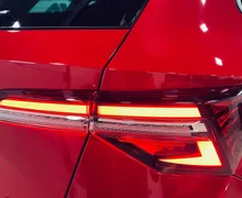 Zunanja slika - Škoda Karoq - TOUR-1.0 TSI 81kW-LED-ALU-KLJUKA-GRETJE VOLANA... - 17 - Predogledna slika