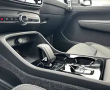 Notranja slika - Volvo XC40 - B3 P Plus Dark Avt. - 20 - Predogledna slika