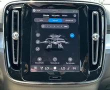 Notranja slika - Volvo XC40 - B3 P Plus Dark Avt. - 19 - Predogledna slika