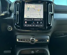 Notranja slika - Volvo XC40 - B3 P Plus Dark AT DCT 3 leta garancije + 3 servi.. - 17 - Predogledna slika