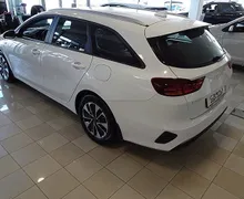 Zunanja slika - KIA Ceed - SW 1.5 T-GDi LX Champion+ ISG. ZIMSKE GUME ZA 1€. 30° - 4 - Predogledna slika