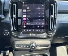 Notranja slika - Volvo XC40 - B4P Ultra Dark Avt. - 16 - Predogledna slika