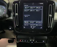 Notranja slika - Volvo XC40 - D3 Momentum Pro Avt. - LED.kamera.asistence.navi - 16 - Predogledna slika