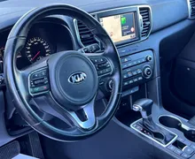 Notranja slika - KIA Sportage - 4WD 2.0 CRDI+SLO+KEYLESS GO+MRTVI KOT+KAMER... - 12 - Predogledna slika
