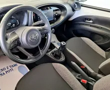 Zunanja slika - Toyota Aygo - 1.0 X-PLAY ALLOYS TOUCH •SLO•KAMERA•ACC• - 9 - Predogledna slika