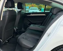 Notranja slika - Volkswagen Passat - 2.0 TDI-R LINE-FUL LED-LIZING ZA TUJCE-ACC-NAVI- - 11 - Predogledna slika