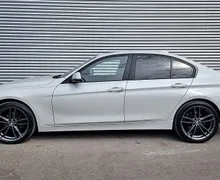 Zunanja slika - BMW Serija 3 - : 318d-PERLA BELA-SPORT PAKET-NAVI+19COL - 2 - Predogledna slika