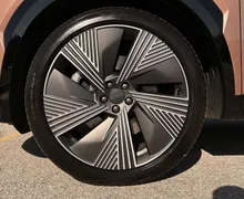 Notranja slika - Lynk & Co 08 - 1.5 TD PHEV More - 200km EV in 1000km+ skup. dos. - 9 - Predogledna slika