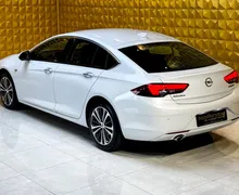 Notranja slika - Opel Insignia - 2.0 CDTI AUT. HEADUP-KAMERA-BOSE-GRETJE VOLANA - 8 - Predogledna slika