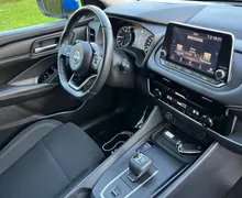 Notranja slika - Nissan Qashqai - 1.3 DIG-T MHEV N-Connecta-1 LASTNIK-LED-ODLIČEN... - 10 - Predogledna slika