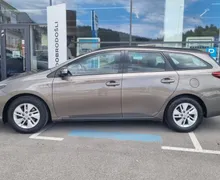 Zunanja slika - Toyota Auris - TOURING 1.8 Hybrid Avtomatik - ZNANA ZGODOVINA - 5 - Predogledna slika