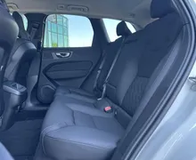 Notranja slika - Volvo XC60 - B5  P  AWD Plus Dark 3 leta garancije + 3 servisi - 11 - Predogledna slika