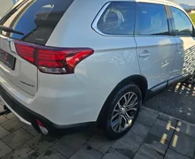 Zunanja slika - Mitsubishi Outlander - 2.2 DI-D 4WD INTENSE+4VT-.KLJUKA- LED-NAVI-PERLA B - 5 - Predogledna slika