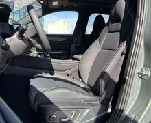 Notranja slika - Lynk & Co 01 - More 2025 Priključni hibrid... - 10 - Predogledna slika