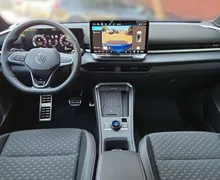 Notranja slika - Volkswagen T-Roc - 1.5 eTSI R-Line DSG 150KM - 8 - Predogledna slika