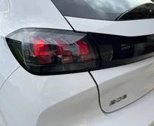 Notranja slika - Peugeot 208 - 1.2 PureTech -1 LASTNIK-49500 km-NAVI-LED-ODLIČEN - 8 - Predogledna slika