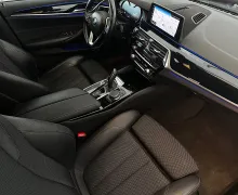 Notranja slika - BMW serija 5: - 520D-M5 LOOK-VIRTUAL-SPORT-AMBIENT-NAVI-HEAD UP - 9 - Predogledna slika