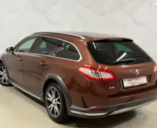 Zunanja slika - Peugeot 508 - RXH Hybrid4 2.0 HDi-4X4-BI-XENON-NAVI-PDC-F1-TEMPO - 5 - Predogledna slika