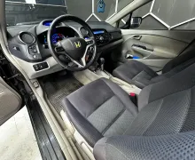 Notranja slika - Honda Insight - 1.3 HYBRID AVTOMATIK KLIMA TEMPOMAT NOVE Z. GUME.. - 10 - Predogledna slika