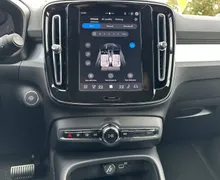 Notranja slika - Volvo XC40 - B3 P Plus Dark Avt. - 19 - Predogledna slika