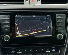 Notranja slika - Škoda Octavia - 2.0 TDI•RS•DSG•CHALLENGE•XENON+LED•KAMERA•NAVI•F1• - 11 - Predogledna slika