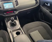 Notranja slika - KIA Sportage - 2WD 1.7 CRDi Brez pologa do 7 let-Slov.poreklo - 10 - Predogledna slika
