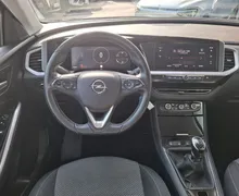 Notranja slika - Opel Grandland - 1.2 TURBO 96KW - LEPO OHRANJEN - POTRJENA SERVISNA - 12 - Predogledna slika