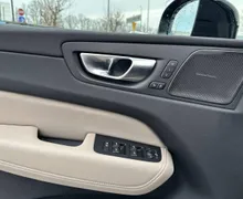 Notranja slika - Volvo XC60 - T6 AWD Plug-in hybrid Electric   Petrol Plus Dark. - 13 - Predogledna slika