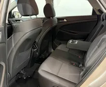 Notranja slika - Hyundai Tucson - 1.6 CRDi-129.000KM-SLO-TEMPOMAT-KAMERA-PDC-SERV KN - 12 - Predogledna slika